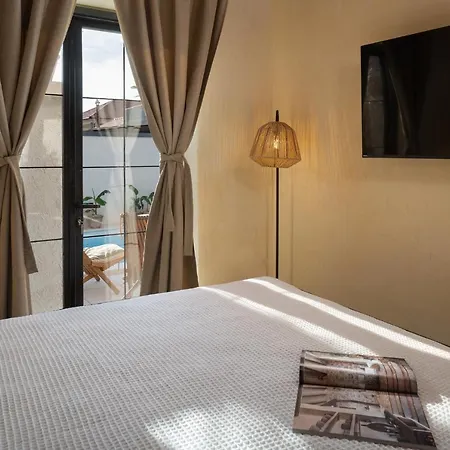 Blacksmith's House - Secluded Heated Pool Oasis Near Zadar Дом отдыха Поседарье