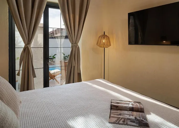 Blacksmith's House - House With Heated Pool Дом отдыха Поседарье