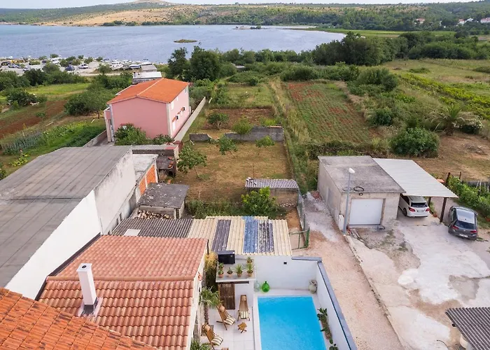 Nyaraló Blacksmith's House - House With Heated Pool
