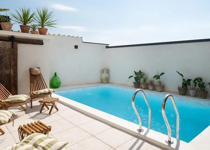 Дом отдыха Blacksmith's House - House With Heated Pool Поседарье