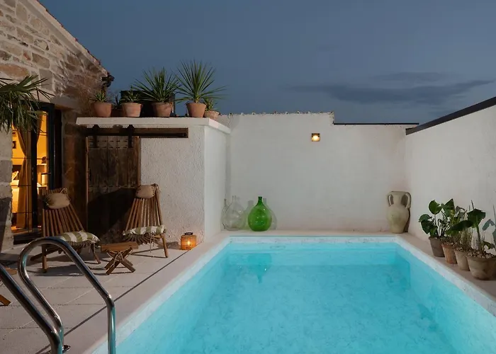 Blacksmith's House - House With Heated Pool Nyaraló Posedarje