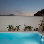 Blacksmith's House - Secluded Heated Pool Oasis Near Zadar 度假居 *