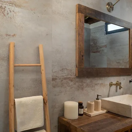 Blacksmith's House - House With Heated Pool * Posedarje