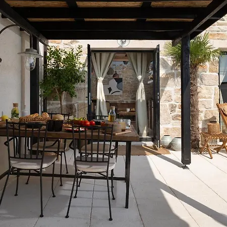 Blacksmith's House - Secluded Heated Pool Oasis Near Zadar *