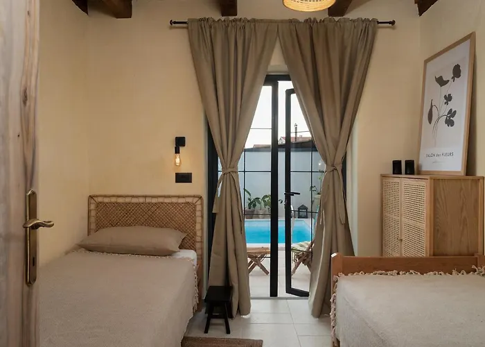 Hébergement de vacances Blacksmith's House - House With Heated Pool Posedarje